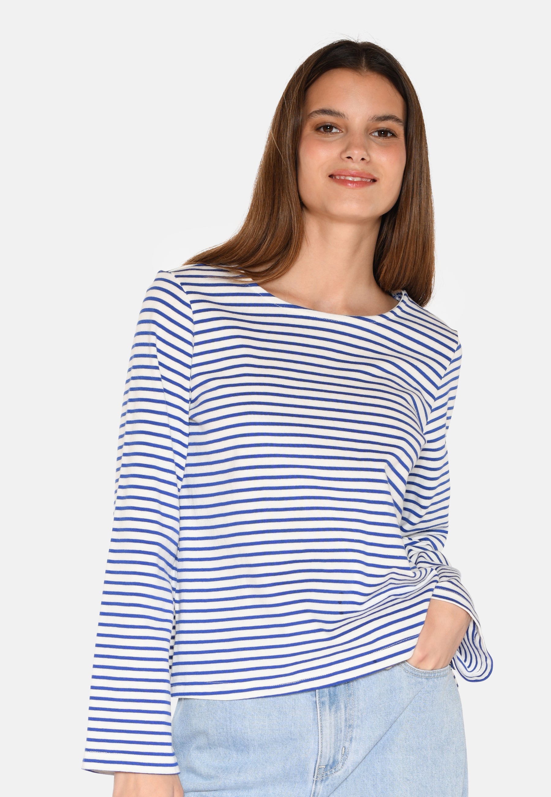 moves Estella long sleeved t-shirt 4272 Long Sleeved T-shirt 4048 Nebulas Blue