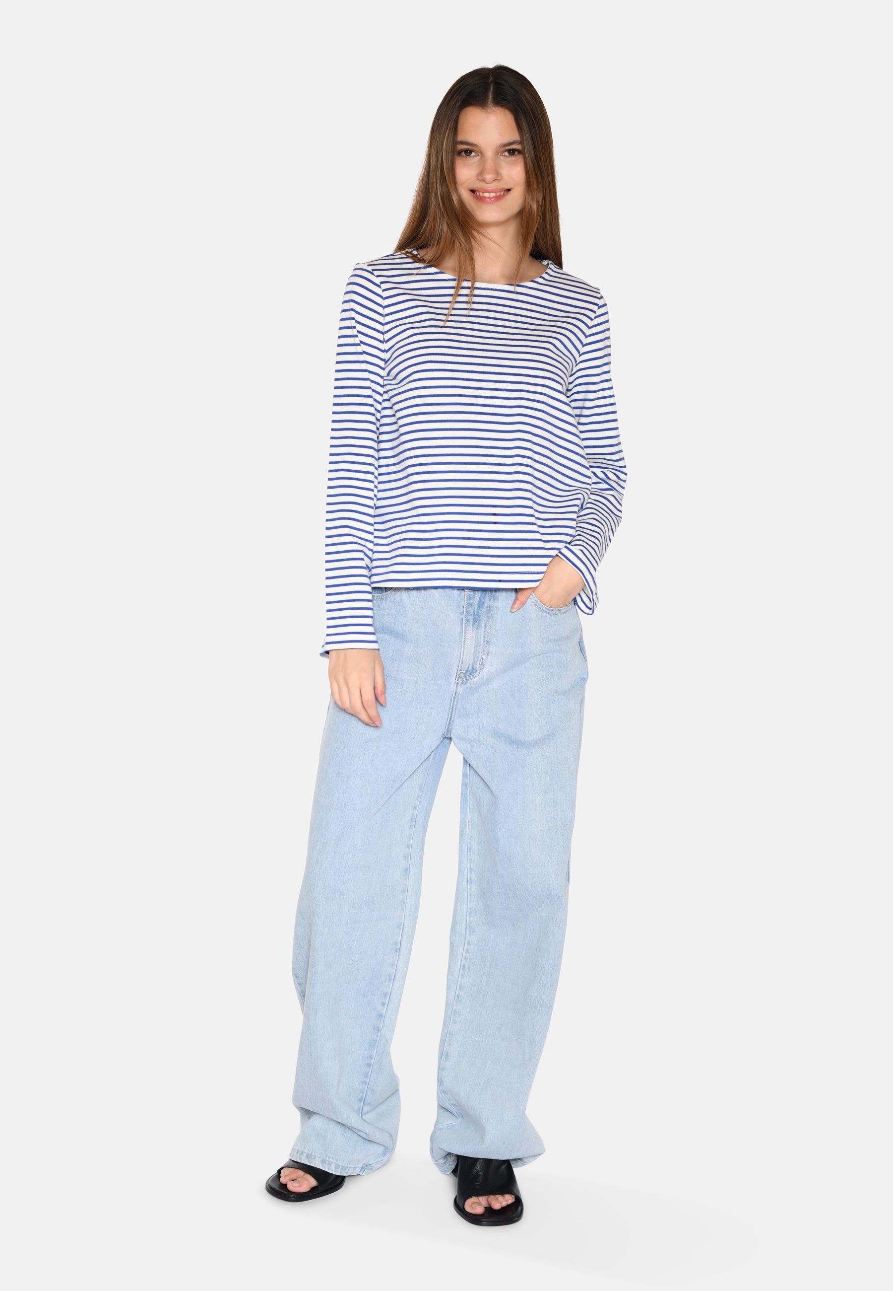 moves Estella long sleeved t-shirt 4272 Long Sleeved T-shirt 4048 Nebulas Blue